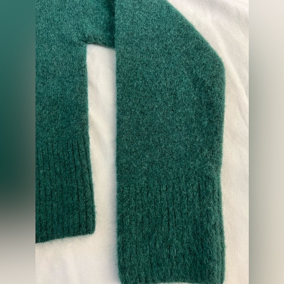 NWT Paris Atelier & Other Stories Turtleneck Green Sweater - Picture 3 of 8